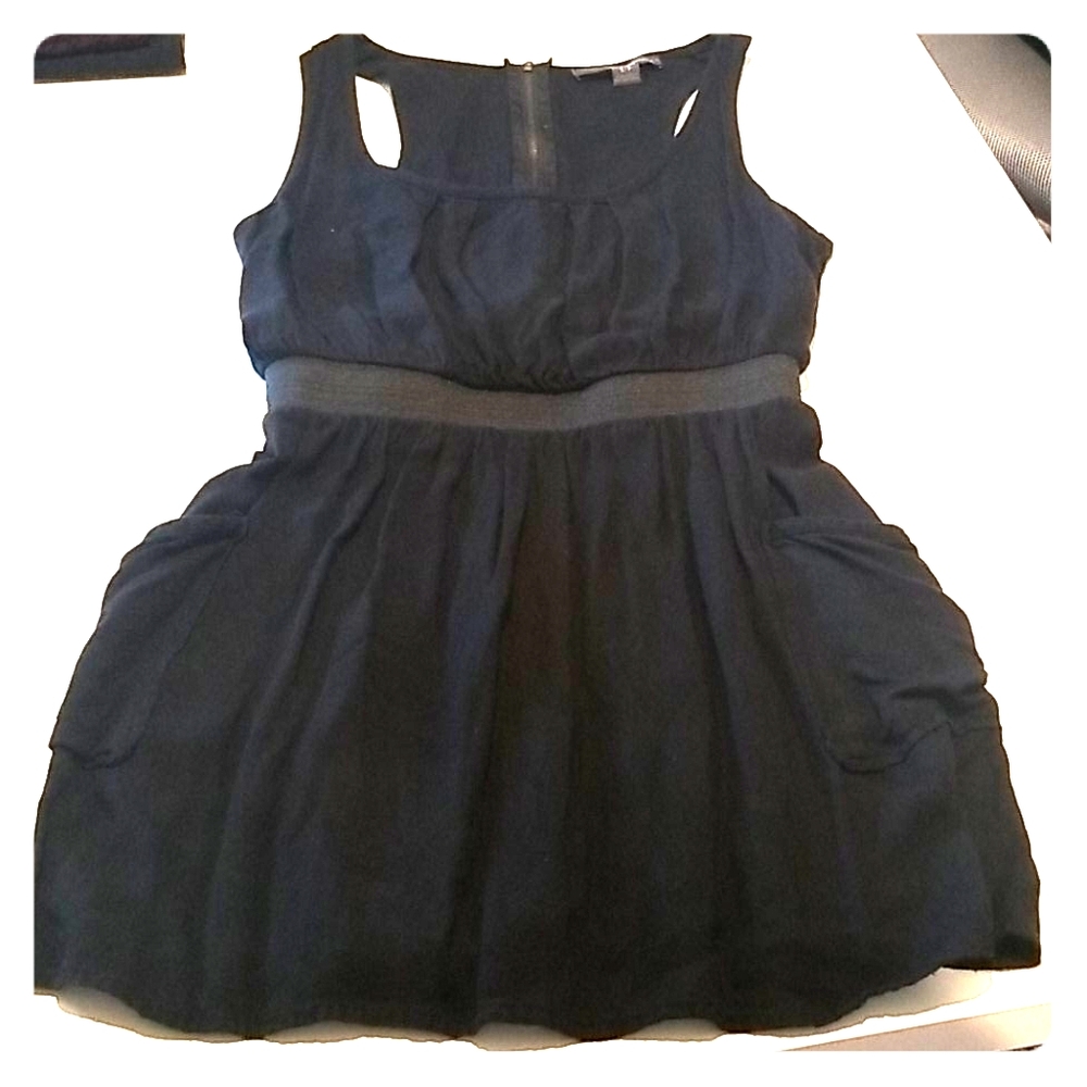 Black dress with pockets!